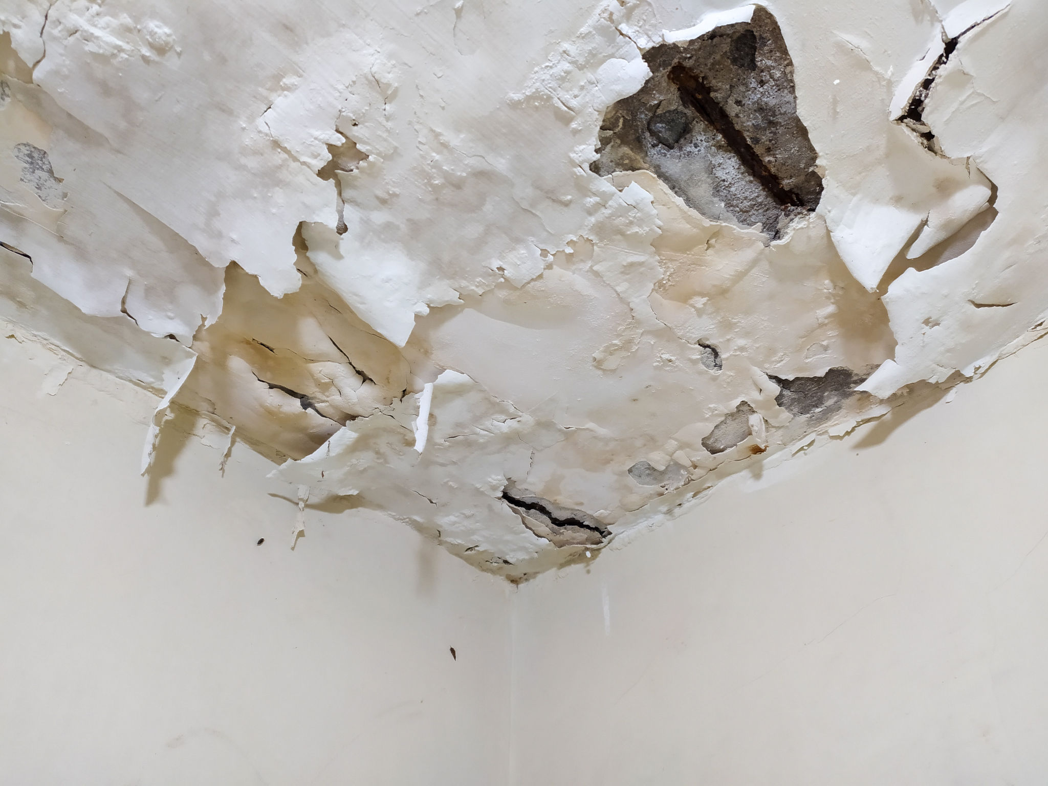 water damage ceiling