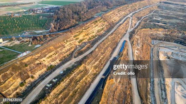 braunkohletagebau, germany - brown coal surface mine - surface mining stock pictures, royalty-free photos & images