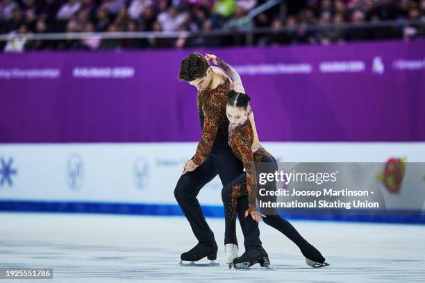 Lucrezia Beccari and Matteo Guarise of Italy compete in the Pairs Free Skating during the ISU European Figure Skating Championships at Zalgirio Arena...