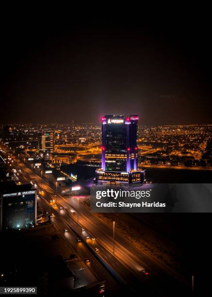 dammam khobar highway rooftop shot - dammam stock pictures, royalty-free photos & images