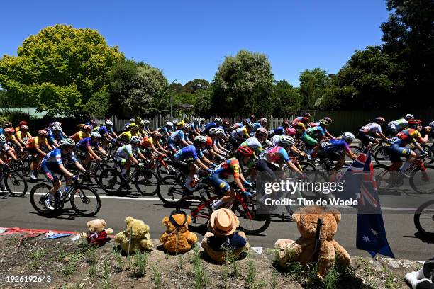 General view of the peloton competing during the 8th Santos Women's Tour Down Under 2024, Stage 1 a 93.9km stage from Hahndorf to Campbelltown /...