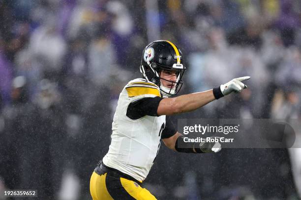 Quarterback Mason Rudolph of the Pittsburgh Steelers celebrates after throwing a touchdown pass against the Baltimore Ravens at M&T Bank Stadium on...