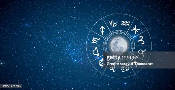 zodiac signs inside of horoscope circle. astrology in the sky with many stars and moons astrology and horoscopes concept - astrologie photos et images de collection