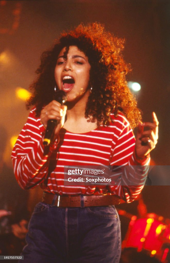 Ed Lewis Singer Photo of British R&B singer Dee Lewis performs onstage at the... News ...