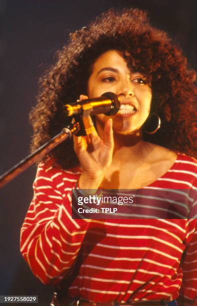 Photo of British R&B singer Dee Lewis performs onstage at the Montreux Rock Festival, Montreux, Switzerland, May 12, 1988.