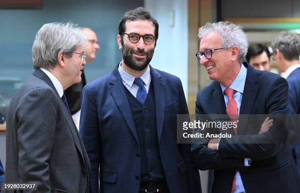 Spanish Minister of Economy, Trade and Enterprise Carlos Cuperpo , EU Commissioner for Trade Paolo Gentiloni and former finance minister of...