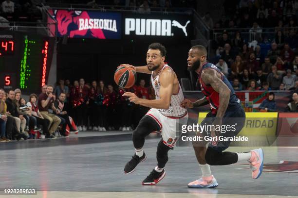 Nigel Williams-Goss of Olympiacos Piraeus and Codi Miller-Mcintyre of Baskonia in action during the Turkish Airlines EuroLeague Regular Season Round...