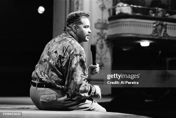 Comedian Sinbad performs at the Apollo Theater at a taping of "Showtime At The Apollo" on September 24, 1989 in New York City.