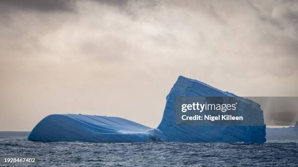 antarctica iceberg - antarctica sunset stock pictures, royalty-free photos & images