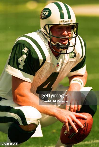 Quarterback Glenn Foley of the New York Jets warms up before the game between the New York Jets vs San Francisco 49ers at 3Com Park on September 6,...