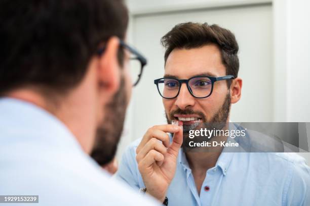 dental aligners - aparelho dentário imagens e fotografias de stock