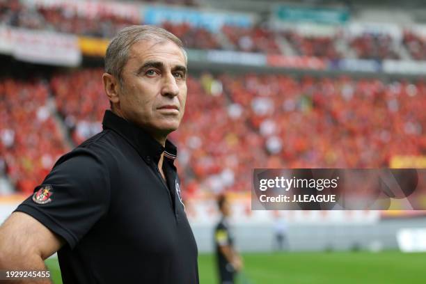 Head coach Bosko Gjurovski of Nagoya Grampus is seen prior to the J.League J1 second stage match between Nagoya Grampus and Jubilo Iwata at Toyota...