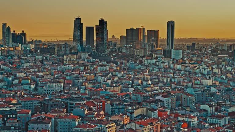 https://media.gettyimages.com/id/1929368126/video/4k-aerial-views-of-istanbul-city-turkey.jpg?b=1&s=640x640&k=20&c=DGIeGYE8gB7c6h5cv9-r-NQRdIskj43Kfa_KTf3zNmU=