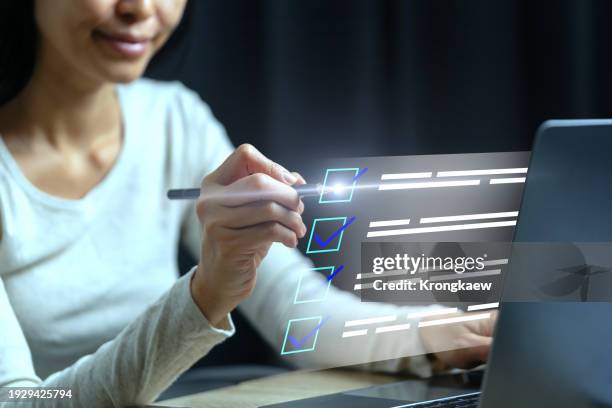 digital guarantee checkmark - regras imagens e fotografias de stock
