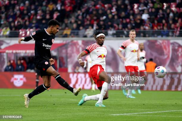 Ansgar Knauff of Eintracht Frankfurt scores their sides first goal during the Bundesliga match between RB Leipzig and Eintracht Frankfurt at Red Bull...