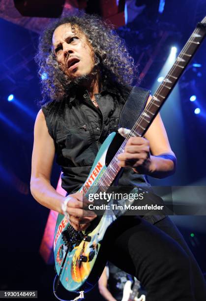 Kirk Hammett of Metallica performs at Arco Arena on December 8, 2009 in Sacramento, California.