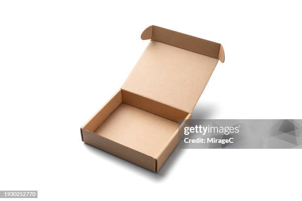opened brown cardboard box isolated on white - caixa de papelão imagens e fotografias de stock