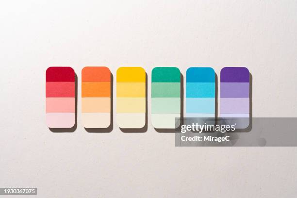 paper craft color swatches of rainbow color gradient - campione di colore foto e immagini stock