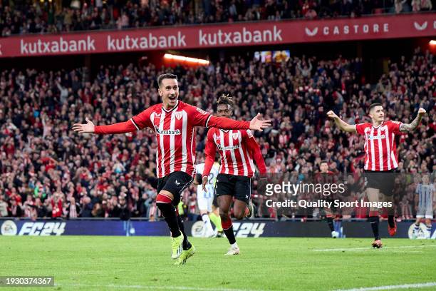 Alex Berenguer of Athletic Club celebrates after scoring their side's first goal during the LaLiga EA Sports match between Athletic Club and Real...