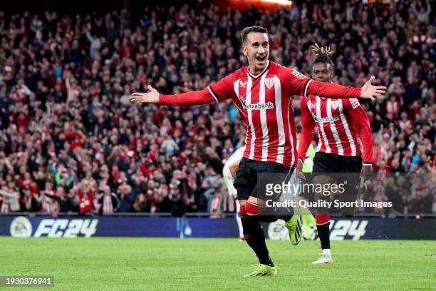 Alex Berenguer of Athletic Club celebrates after scoring their side's first goal during the LaLiga EA Sports match between Athletic Club and Real...