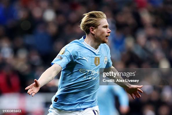 Kevin De Bruyne of Manchester City celebrates scoring his team's