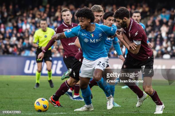 Jens Cajuste of SSC Napoli and Federico Fazio of US Salernitana compete for the ball during the Serie A TIM match between SSC Napoli and US...