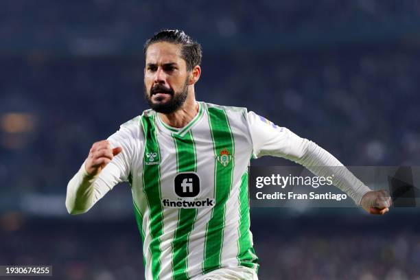 Isco of Real Betis celebrates scoring his team's first goal during the LaLiga EA Sports match between Real Betis and Granada CF at Estadio Benito...