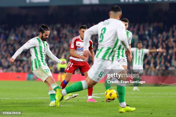 Isco of Real Betis scores his team's first goal during the LaLiga EA Sports match between Real Betis and Granada CF at Estadio Benito Villamarin on...