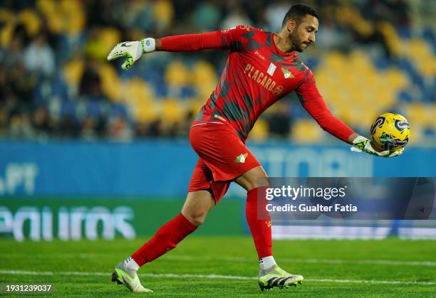 Kewin Silva of Moreirense FC in action during the Liga Portugal Betclic match between GD Estoril Praia and Moreirense FC at Estadio Antonio Coimbra...