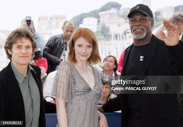 Actors Willem Dafoe, Bryce Dallas Howard and Danny Glover pose during a photo call for the film "Manderlay", 16 May 2005 at the 58th edition of the...