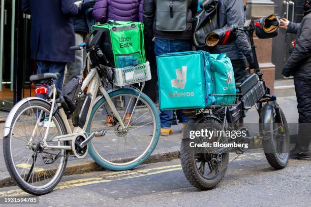 Delivery O2 Priority Soho 7,645 Soho District Stock Photos, High-Res Pictures, and Images - Getty ...
