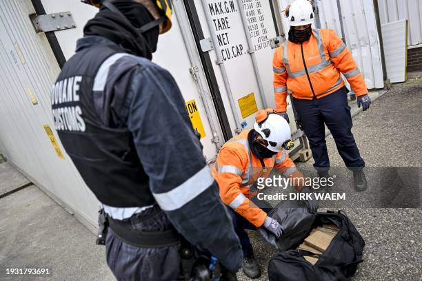 Customs give a demonstration of the searching of a container for drugs, at a joint press moment of the Belgian and the Netherlands' customs...