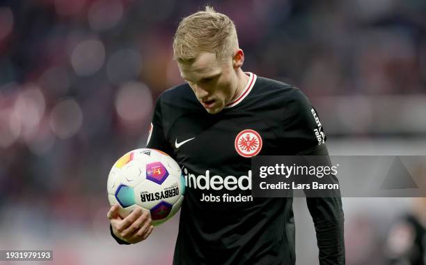 Donny van de Beek of Eintracht Frankfurt is seen during the Bundesliga match between RB Leipzig and Eintracht Frankfurt at Red Bull Arena on January...