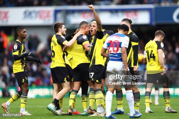 Jake Livermore of Watford celebrates with team mates after scoring their team's first goal during the Sky Bet Championship match between Queens Park...