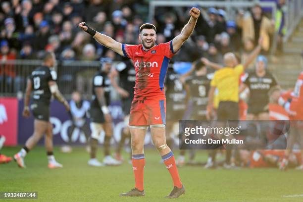 Will Muir of Bath celebrates at the final whistle during the Investec Champions Cup match between Bath Rugby and Racing 92 at Recreation Ground on...