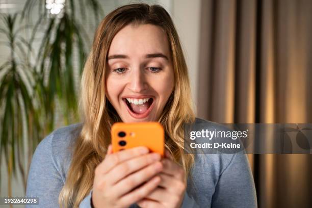 ganar lotería - recibir fotografías e imágenes de stock