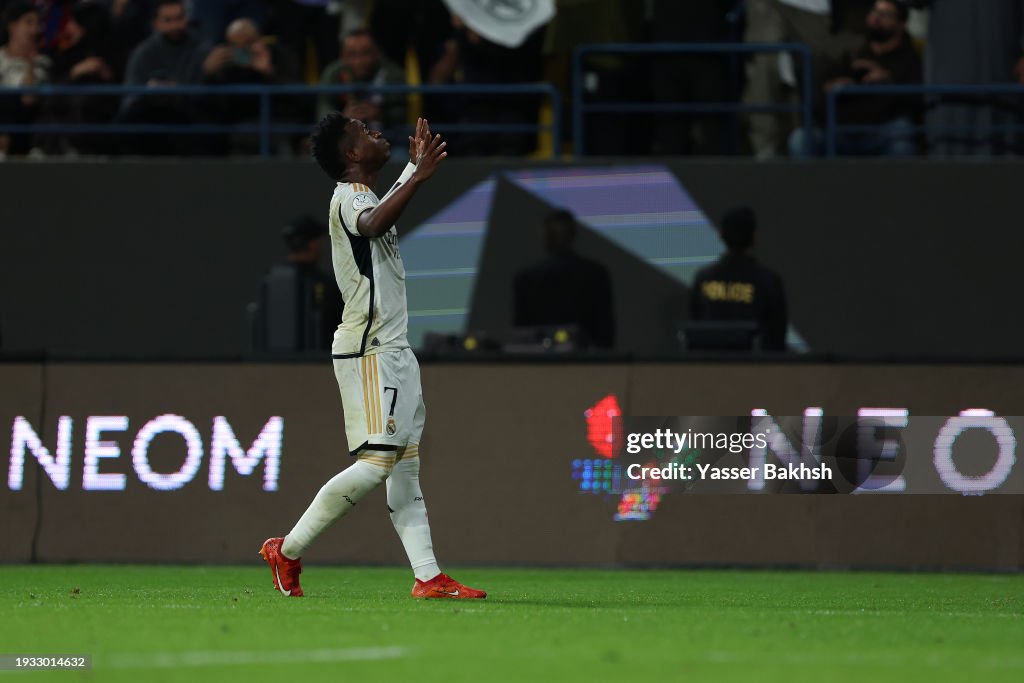 The judge dismisses the complaint for the racist insults against Vinicius at El Sadar