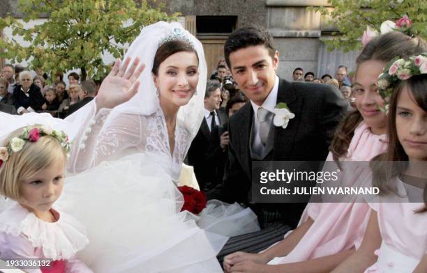 Prince Edouard de Ligne poses with his bride Italian actress Isabella Orsini at their wedding in Antoingt on September 5, 2009. AFP...