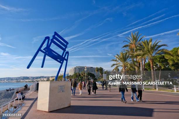 promenade des anglais, landmark of nice - sedia stock pictures, royalty-free photos & images