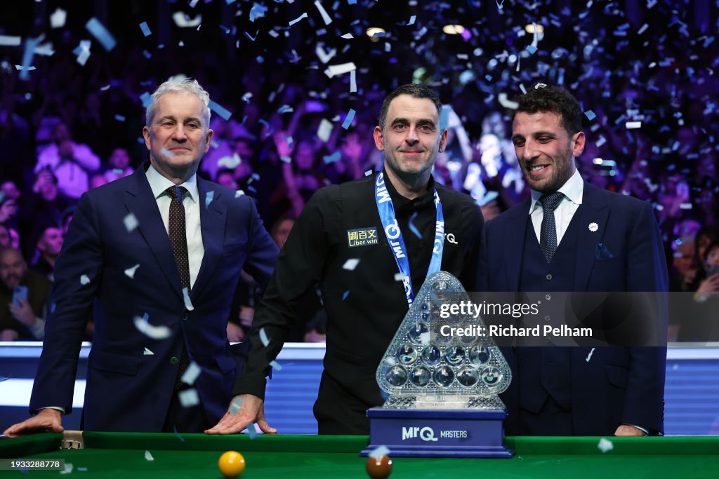 Ronnie O Sullivan Of England Poses For A Photo With The Paul Hunter ronnie-o-sullivan-of-england-poses-for-a-photo-with-the-paul-hunter