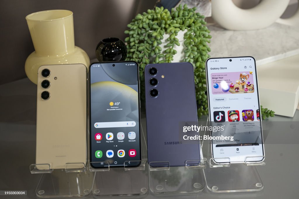 Samsung Bets On Google-Powered AI Features In Smartphone Revamp