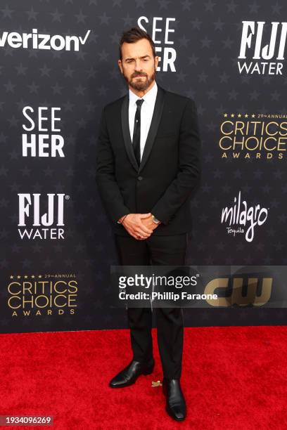 Justin Theroux with FIJI Water at The 29th Annual Critics Choice Awards on January 14, 2024 in Los Angeles, California.