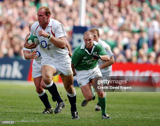 Lawrence Dallaglio of England charges forward during the RBS Six Nations Championship match between Ireland and England held on March 30, 2003 at...