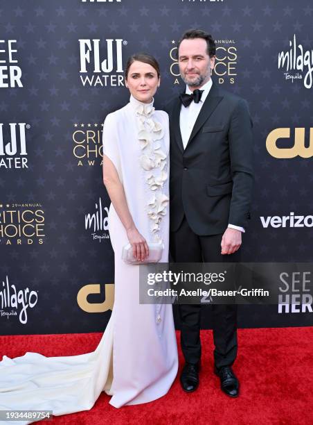 Keri Russell and Matthew Rhys attend the 29th Annual Critics Choice Awards at Barker Hangar on January 14, 2024 in Santa Monica, California.