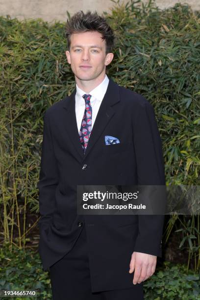 Jannis Niewöhner arrives at the Giorgio Armani fashion show during the Milan Menswear Fall/Winter 2024-2025 on January 15, 2024 in Milan, Italy.