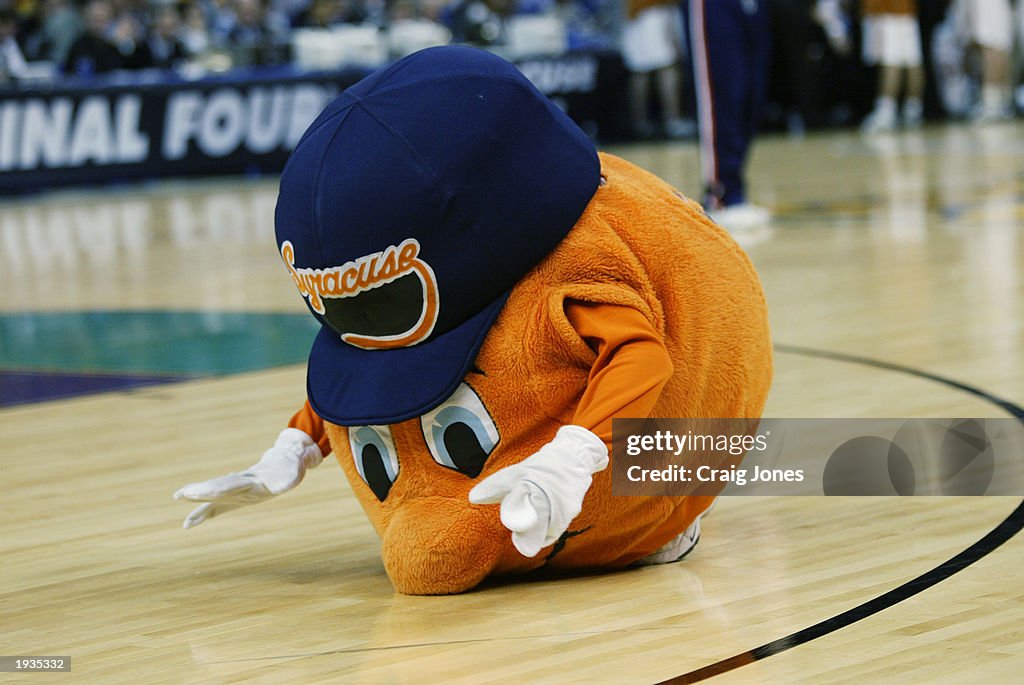 Otto the Orange performs