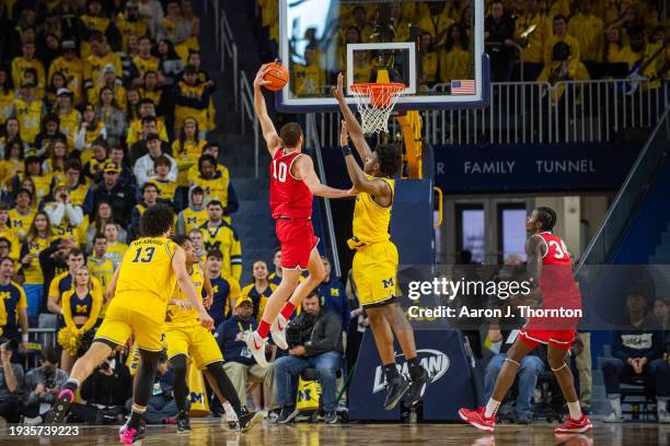 Aaron Reed Wolverine 837 Aaron Reed Photos & High Res Pictures - Getty Images
