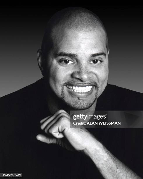 Picture released by the Miss Universe Organization 03 May 2000 shows American actor Sinbad who will host the 2000 Miss Universe Pageant set to air...