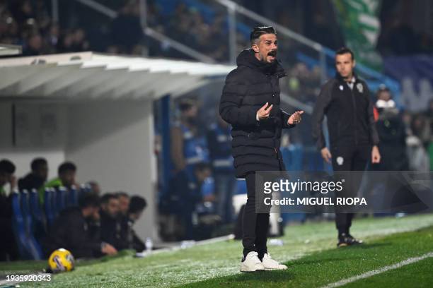 Vizela's Spanish coach Ruben de la Barrera gestures on the touchline during the Portuguese League football match between FC Vizela and Sporting CP at...