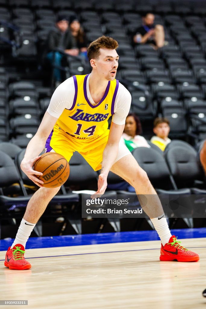 South Bay Lakers v Motor City Cruise
